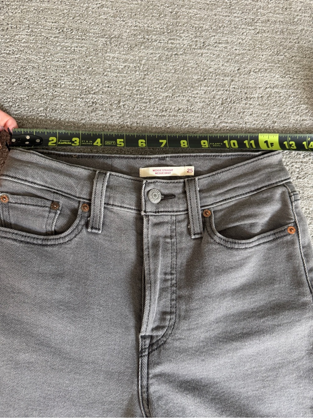 Levi’s Wedgie Straight Jeans in Gray - Picture 8 of 13